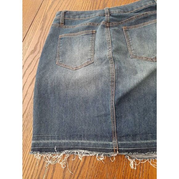 Sz 10 Faded Glory Blue Denim Blue Jean Mini Skirt with Pocket Raw Hem Front Slit - Picture 7 of 8